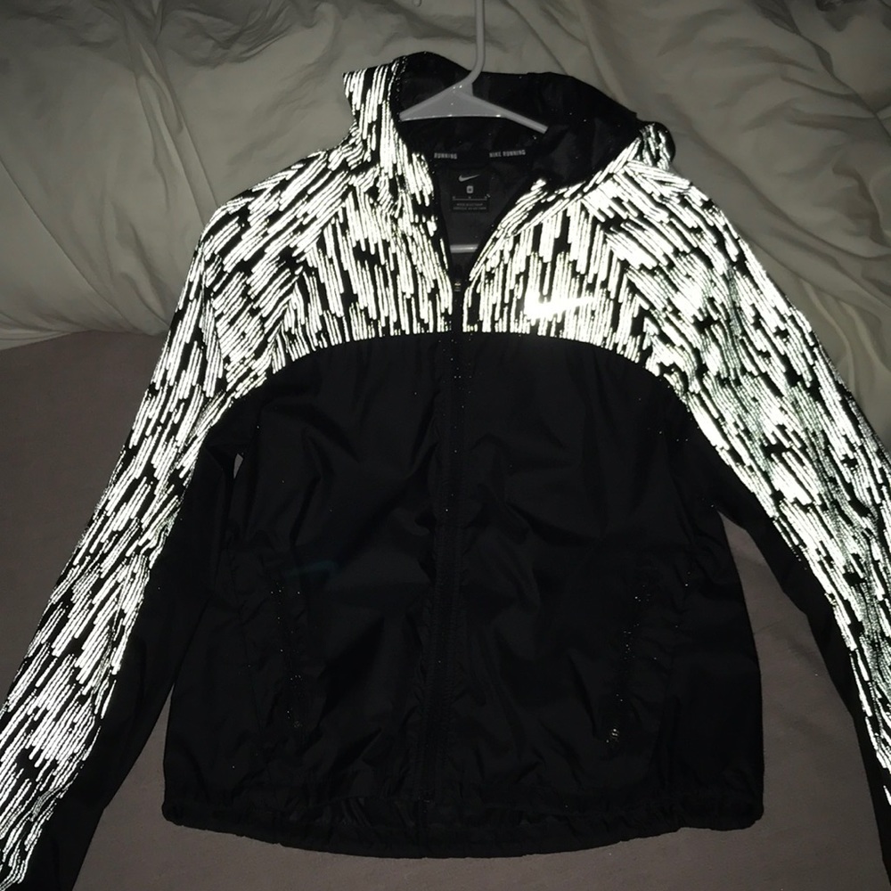 nike reflective windbreaker